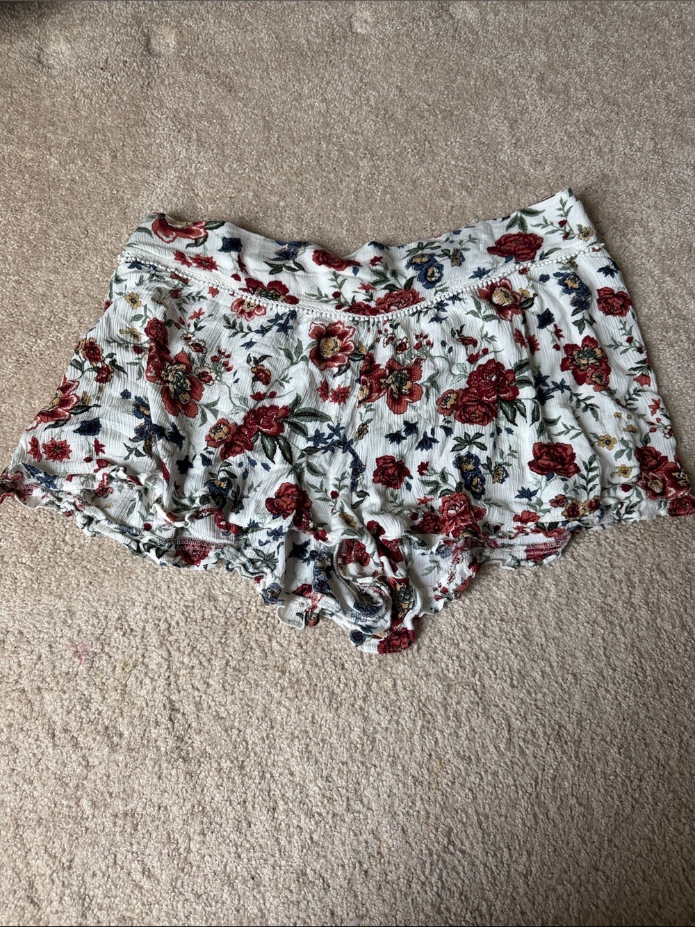 American Eagle Outfitters White Floral Ruffle Hem Shorts